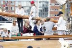 Amsterdam 21 augustus 2025
Prinses Beatrix op de groene Draeck tijdens de tweede dag van Sail . Aanwezig oa Prinses Mabel met dochters Luana en Zaria . Ook aanwezig prins Cazimir en prinses Carolina de Bourbon de Parma met haar kinderen Alaia en Xavier .
Ook de moeder van Prinses Mabel was aanwezig .