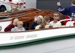 Amsterdam 21 augustus 2025
Prinses Beatrix op de groene Draeck tijdens de tweede dag van Sail . Aanwezig oa Prinses Mabel met dochters Luana en Zaria . Ook aanwezig prins Cazimir en prinses Carolina de Bourbon de Parma met haar kinderen Alaia en Xavier .
Ook de moeder van Prinses Mabel was aanwezig .
