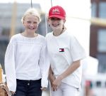 Amsterdam 21 augustus 2025
Prinses Beatrix op de groene Draeck tijdens de tweede dag van Sail . Aanwezig oa Prinses Mabel met dochters Luana en Zaria . Ook aanwezig prins Cazimir en prinses Carolina de Bourbon de Parma met haar kinderen Alaia en Xavier .
Ook de moeder van Prinses Mabel was aanwezig .
