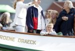 Amsterdam 21 augustus 2025
Prinses Beatrix op de groene Draeck tijdens de tweede dag van Sail . Aanwezig oa Prinses Mabel met dochters Luana en Zaria . Ook aanwezig prins Cazimir en prinses Carolina de Bourbon de Parma met haar kinderen Alaia en Xavier .
Ook de moeder van Prinses Mabel was aanwezig .