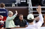 Amsterdam 21 augustus 2025
Prinses Beatrix op de groene Draeck tijdens de tweede dag van Sail . Aanwezig Prins Constantijn Prinses Laurentien Prinses Eloise en Prins Claus Cazimir