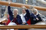 Amsterdam 21 augustus 2025
Prinses Beatrix op de groene Draeck tijdens de tweede dag van Sail . Aanwezig oa Prinses Mabel met dochters Luana en Zaria . Ook aanwezig prins Cazimir en prinses Carolina de Bourbon de Parma met haar kinderen Alaia en Xavier .
Ook de moeder van Prinses Mabel was aanwezig .