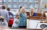 Amsterdam 21 augustus 2025
Prinses Beatrix op de groene Draeck tijdens de tweede dag van Sail . Aanwezig oa Prinses Mabel met dochters Luana en Zaria . Ook aanwezig prins Cazimir en prinses Carolina de Bourbon de Parma met haar kinderen Alaia en Xavier .
Ook de moeder van Prinses Mabel was aanwezig .