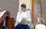 Amsterdam 21 augustus 2025
Prinses Beatrix op de groene Draeck tijdens de tweede dag van Sail . Aanwezig oa Prinses Mabel met dochters Luana en Zaria . Ook aanwezig prins Cazimir en prinses Carolina de Bourbon de Parma met haar kinderen Alaia en Xavier .
Ook de moeder van Prinses Mabel was aanwezig .