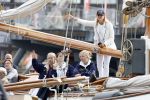 Amsterdam 21 augustus 2025
Prinses Beatrix op de groene Draeck tijdens de tweede dag van Sail . Aanwezig oa Prinses Mabel met dochters Luana en Zaria . Ook aanwezig prins Cazimir en prinses Carolina de Bourbon de Parma met haar kinderen Alaia en Xavier .
Ook de moeder van Prinses Mabel was aanwezig .