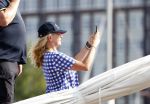 Amsterdam 20 augustus 2025
Koning Willem Alexander Prinses Mabel en (prinses Luana ) Gravin Luana op de groene Draeck tijdens de eerste dag van Sail Amsterdam . Er vaart ongelofelijk veel beveiliging Politie in boten op jet skis en een speciaal beveiligingsteam van de Marechaussee BSB ( Brigade Speciale Beveiligingsopdrachten ) mee met de groene Draeck