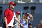 Amsterdam 20 augustus 2025
Koning Willem Alexander Prinses Mabel en (prinses Luana ) Gravin Luana op de groene Draeck tijdens de eerste dag van Sail Amsterdam . Er vaart ongelofelijk veel beveiliging Politie in boten op jet skis en een speciaal beveiligingsteam van de Marechaussee BSB ( Brigade Speciale Beveiligingsopdrachten ) mee met de groene Draeck