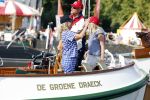 Amsterdam 20 augustus 2025
Koning Willem Alexander Prinses Mabel en (prinses Luana ) Gravin Luana op de groene Draeck tijdens de eerste dag van Sail Amsterdam . Er vaart ongelofelijk veel beveiliging Politie in boten op jet skis en een speciaal beveiligingsteam van de Marechaussee BSB ( Brigade Speciale Beveiligingsopdrachten ) mee met de groene Draeck