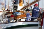 Amsterdam 20 augustus 2025
Koning Willem Alexander Prinses Mabel en (prinses Luana ) Gravin Luana op de groene Draeck tijdens de eerste dag van Sail Amsterdam . Er vaart ongelofelijk veel beveiliging Politie in boten op jet skis en een speciaal beveiligingsteam van de Marechaussee BSB ( Brigade Speciale Beveiligingsopdrachten ) mee met de groene Draeck