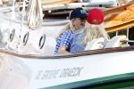 Amsterdam 20 augustus 2025
Koning Willem Alexander Prinses Mabel en (prinses Luana ) Gravin Luana op de groene Draeck tijdens de eerste dag van Sail Amsterdam . Er vaart ongelofelijk veel beveiliging Politie in boten op jet skis en een speciaal beveiligingsteam van de Marechaussee BSB ( Brigade Speciale Beveiligingsopdrachten ) mee met de groene Draeck