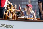 Amsterdam 20 augustus 2025
Koning Willem Alexander Prinses Mabel en (prinses Luana ) Gravin Luana op de groene Draeck tijdens de eerste dag van Sail Amsterdam . Er vaart ongelofelijk veel beveiliging Politie in boten op jet skis en een speciaal beveiligingsteam van de Marechaussee BSB ( Brigade Speciale Beveiligingsopdrachten ) mee met de groene Draeck
