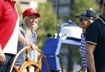 Amsterdam 20 augustus 2025
Koning Willem Alexander Prinses Mabel en (prinses Luana ) Gravin Luana op de groene Draeck tijdens de eerste dag van Sail Amsterdam . Er vaart ongelofelijk veel beveiliging Politie in boten op jet skis en een speciaal beveiligingsteam van de Marechaussee BSB ( Brigade Speciale Beveiligingsopdrachten ) mee met de groene Draeck