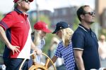 Amsterdam 20 augustus 2025
Koning Willem Alexander Prinses Mabel en (prinses Luana ) Gravin Luana op de groene Draeck tijdens de eerste dag van Sail Amsterdam . Er vaart ongelofelijk veel beveiliging Politie in boten op jet skis en een speciaal beveiligingsteam van de Marechaussee BSB ( Brigade Speciale Beveiligingsopdrachten ) mee met de groene Draeck
