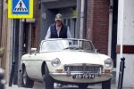 Abcoude 8 augustus 2025
Richard Kemper en zijn vrouw samen in hun MG Cabrio van 1975