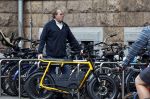 Amsterdam 5 augustus 2025
Wim Beelen op zijn Fatbike bij het conservatorium Hotel
