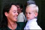 Hummelo 11 september 1999
Trouwen Elisabeth Fabius
Brigitte Klijnstra met zoontje