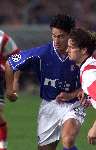 Eindhoven, 28 September 1999
Wedstrijd uit de voorronde van de CHAMPIONS-League tussen PSV & Glasgow Rangers, eindstand 0-1
ROB WIELAERT in duel met Michael Mols