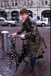 Amsterdam 12 december 1999
Beau v Erven Dorens op zijn omafiets in Amsterdam