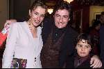 Amsterdam 17 december 1999
Premiere kerstcircus in Carre.
Johnny Kraaykamp JR met zijn vriendin en zijn zoontje