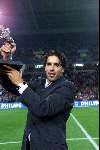 Eindhoven, 5 september 2000
PSV-Willem II komp. 2000/2001 Eindstand 2-2
Ruud v Nistelrooy met zijn trofee topscorer seizoen 1999/2000