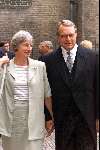 Den Haag 18 september 2001
Prinsjesdag 2001
Klaas de Vries met vrouw