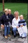 Kaatsheuvel, De Efteling 23 september 2001
2500e Efteling Sprookjes-show
Marleen Houtert samen met haar man Ron Peerenboom en hun twee kinderen