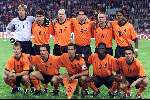Eindhoven 5 september
Nederland-Estland
Edwin v d Sar Mark v Bommel Jaap Stam Ruud v Nistelrooy Kevin Hofland Patrick kluivert.
Gehrukt: Arthur Numan Boudewijn Zenden Phillip Cocu Melchiot en Marc Overmars