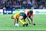 Eindhoven 8 september 2001
PSV-Fortuna sc
Rob Wielaert in duel met Ronald Hamming