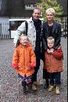 Kaatsheuvel, De Efteling 23 september 2001
2500e Efteling Sprookjes-show
Ron Boszhardt samen met zijn vrouw en kinderen