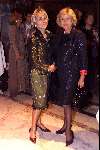 Amsterdam 17 september 2001
Modeshow Sheila de Vries in het tropenmuseum.
Mevr. Schroder met mevr. Wil Michels
