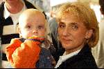 Laren 21 september 2002
Berdien Stenberg met baby en vriend