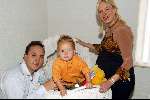 Fijnaart 5 september 2002
Frans Bauer met zwangere Mariska en hun zoontje Christiaan