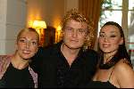 Amsterdam 9 september 2002
Modewshow Frans Molenaar in het Amstel Hotel
Hans Klok met asistentes