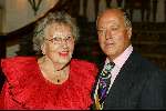Amsterdam 9 september 2002
Modewshow Frans Molenaar in het Amstel Hotel
Joop Braakhekke met moeder