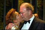 Amsterdam 22 september 2002
Premiere Sound of Music in Carre
Joop v d Ende en janine v d Ende kussend