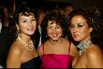Amsterdam 2 september 2002
Premiere Oesters van Namkee in Pathe Arena
Katja Schuurman Birgit Schuurman en hun moeder