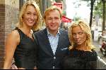 Amsterdam 8 september 2002
Feestje paleis Soestdijk van dirk Zeelenberg
Tatjana Mike Dobbinga en janneke Dobbinga