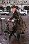 Amsterdam 12 december 1999
Beau van Erven Dorens op zijn oma fiets in Amsterdam