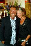 Amsterdam 22 september 2003
Premiere in de wolken met Johnny Kraaykamp jr en laus steenbeeke in het nieuwe de la mar theater
Bill v Dijk met vrouw