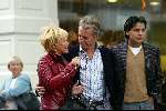 Amsterdam 27 september 2003
Connie Breukhoven met Hans Breukhoven en Marvin Breukhoven op pc hooftstraat
