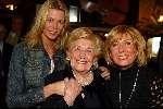 Amsterdam 1 december 2003
Presentatie DVD Willy Alberti in Amsterdam. 
Danielle van t Schip met Ria Alberti en Willeke Alberti