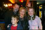 Amsterdam 9 december 2003
Premiere Pietje Bell in City theater.
Quinten Schram met zijn moeder Maria Peters en zijn vader Dave Schram.