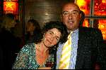 Amsterdam 23 september 2003
Premiere Rosenstrasse in tushinski
Dieuwertje Blok met een glaasje wijn en man Peter