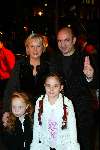Amsterdam 9 december 2003
Premiere Pietje Bell in City theater.
Hans Pos met gezin