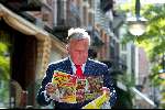Amsterdam 3 september 2003
Harry Mens leest story op straat