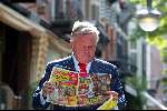 Amsterdam 3 september 2003
Harry Mens leest story op straat