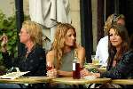 Amsterdam 17 september 2003
Irene v d Laar en Mariska Hulscher op terras bij joffers