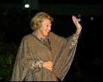 Den Haag 07 december 2003
Koningin Beatrix  op bezoek in Bronovo.