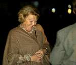 Den Haag 07 december 2003
Koningin Beatrix  op bezoek in Bronovo.