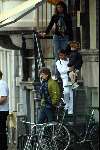 Amsterdam 23 september 2003
Mick Jagger verlaat amstel hotel net na zijn braziliaanse vriendin Lucinde morad en zijn zoontje lucas